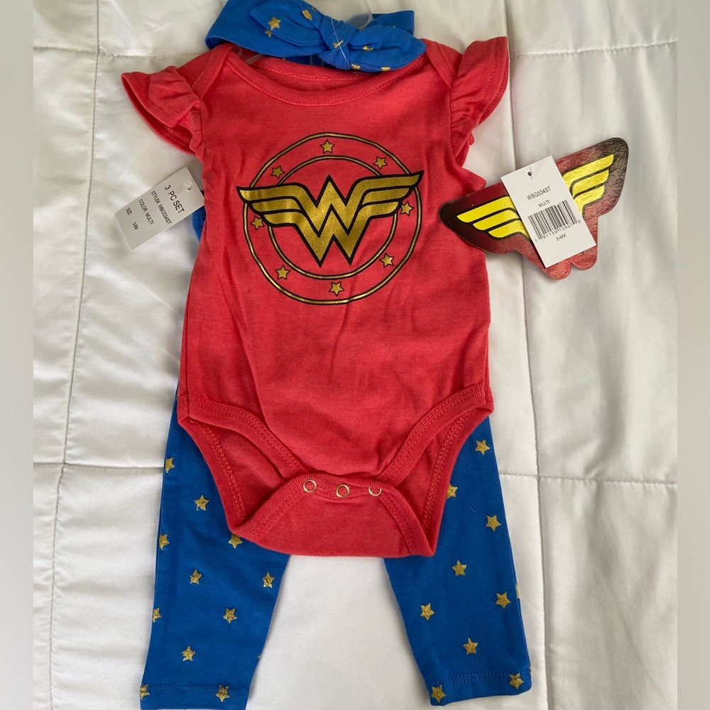 NWT Infant Girls Wonder Woman Bodysuit, Pants & Headband Set/ 3-6 months